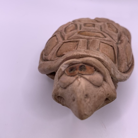 Polyresin derpy tortoise figurine Approx 4.5” long - Picture 8 of 9